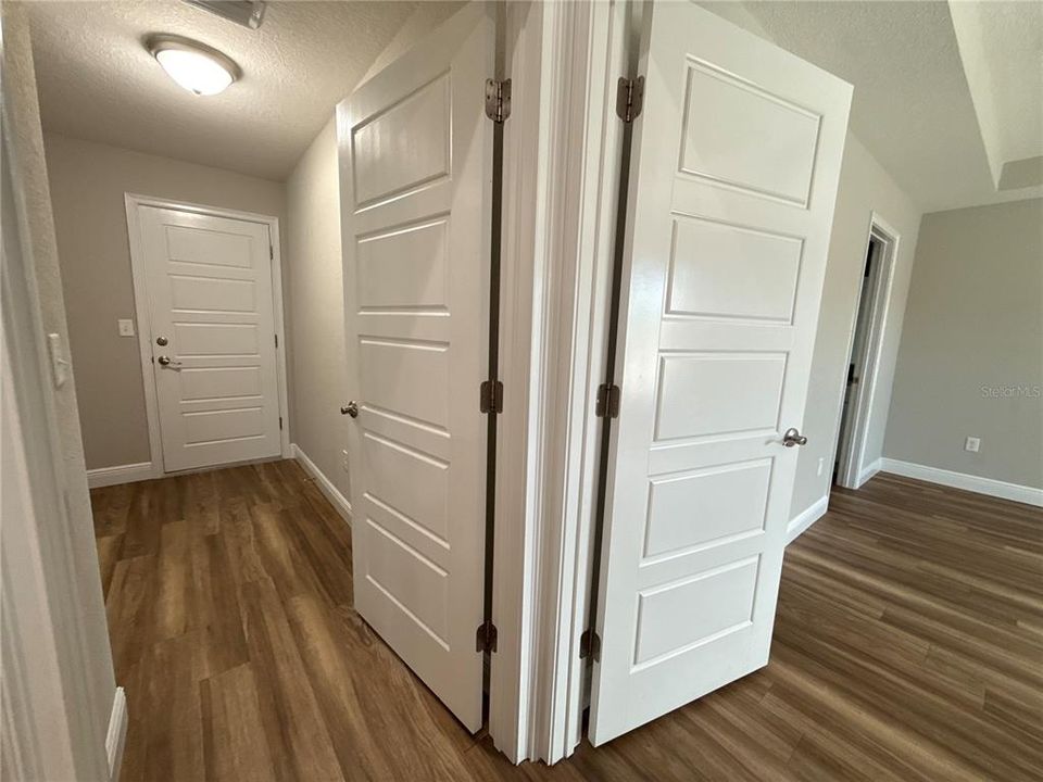For Rent: $1,750 (3 beds, 2 baths, 1450 Square Feet)
