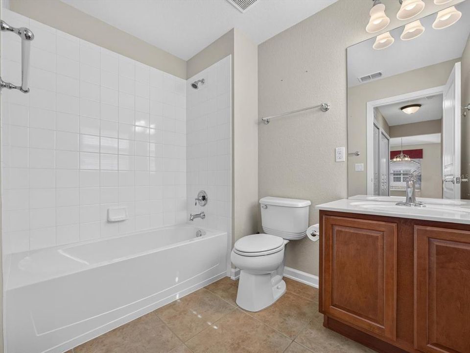 En Venta: $229,999 (2 camas, 2 baños, 1826 Pies cuadrados)