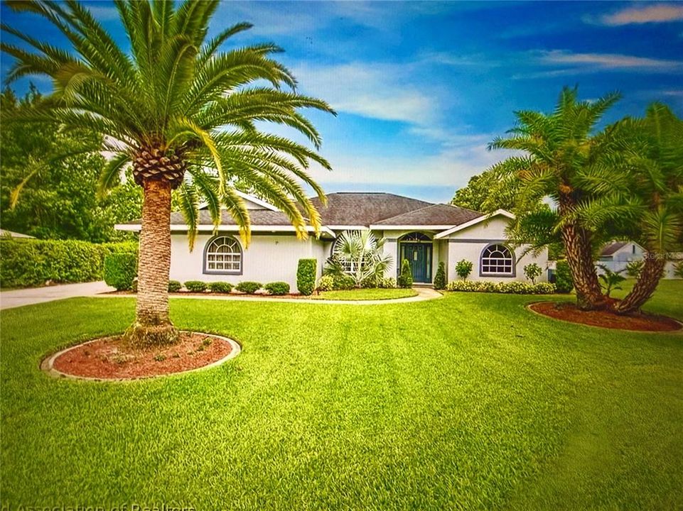 Recently Sold: $380,000 (3 beds, 2 baths, 1684 Square Feet)