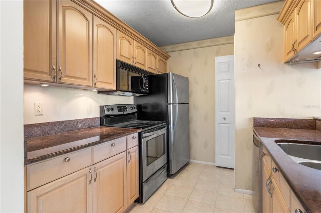 For Sale: $180,000 (2 beds, 2 baths, 1020 Square Feet)