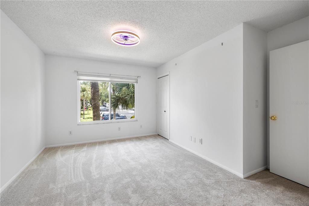 For Sale: $180,000 (2 beds, 2 baths, 1020 Square Feet)