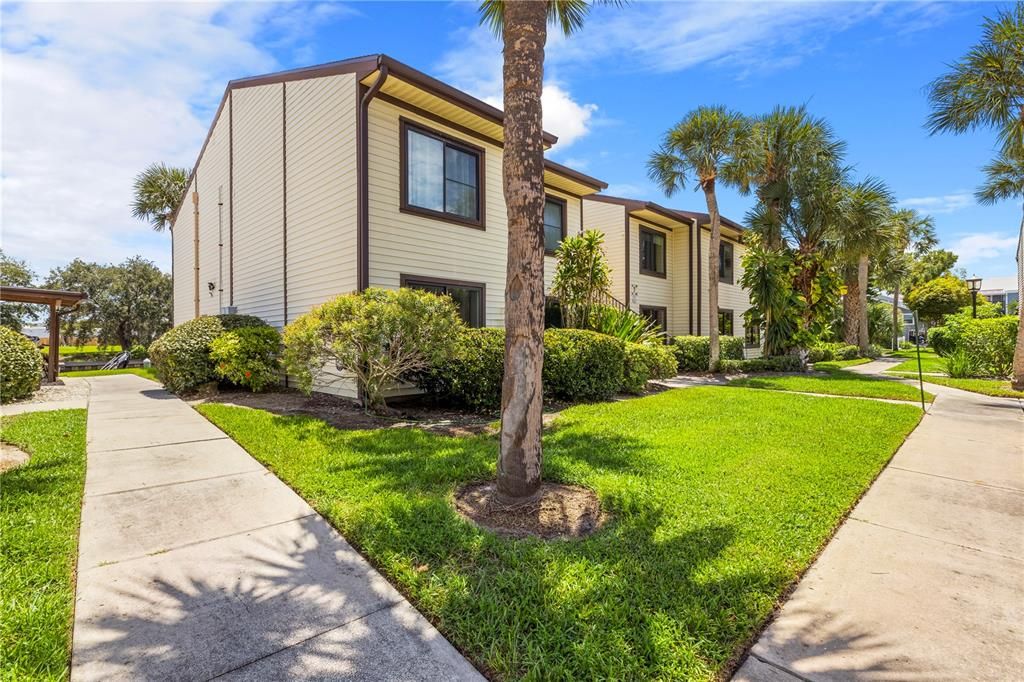 For Sale: $180,000 (2 beds, 2 baths, 1020 Square Feet)