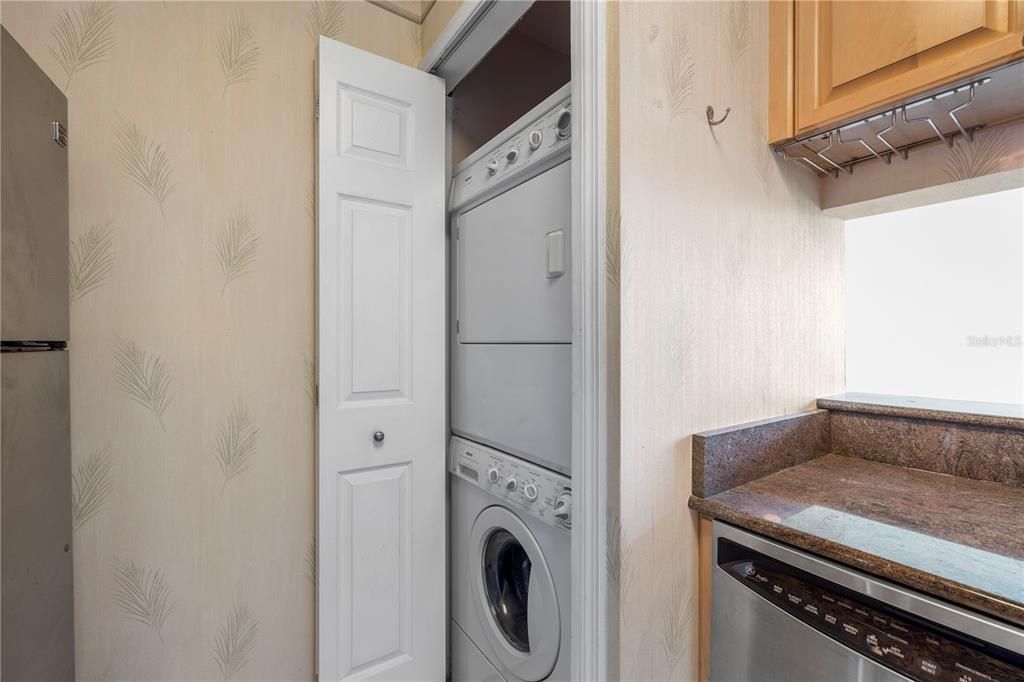 For Sale: $180,000 (2 beds, 2 baths, 1020 Square Feet)