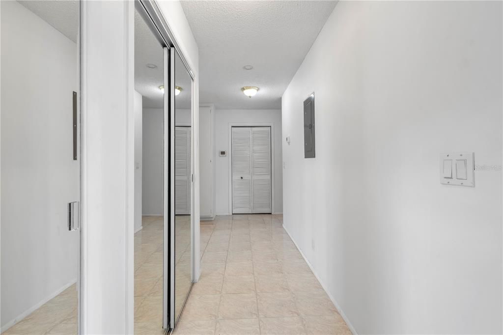 For Sale: $180,000 (2 beds, 2 baths, 1020 Square Feet)