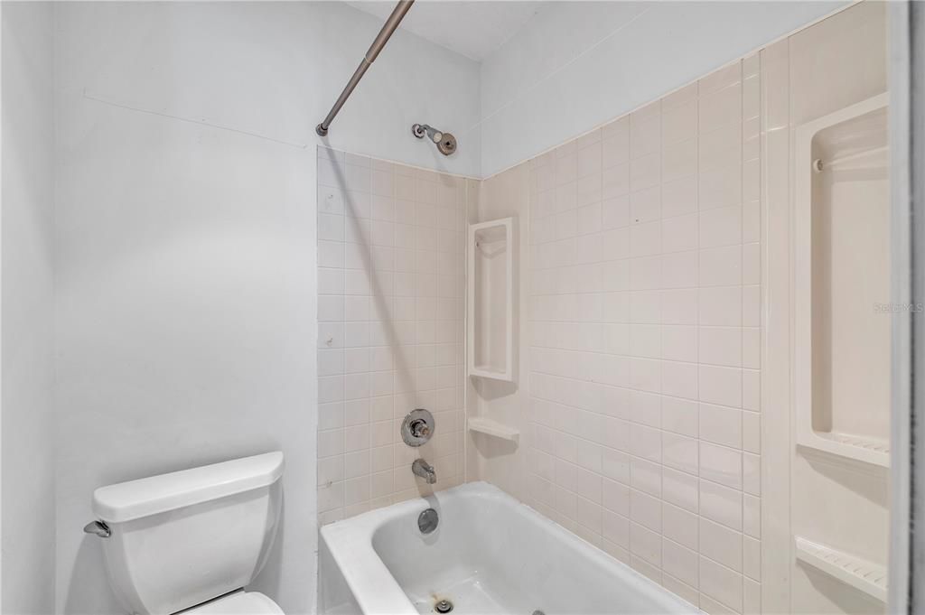 For Sale: $180,000 (2 beds, 2 baths, 1020 Square Feet)