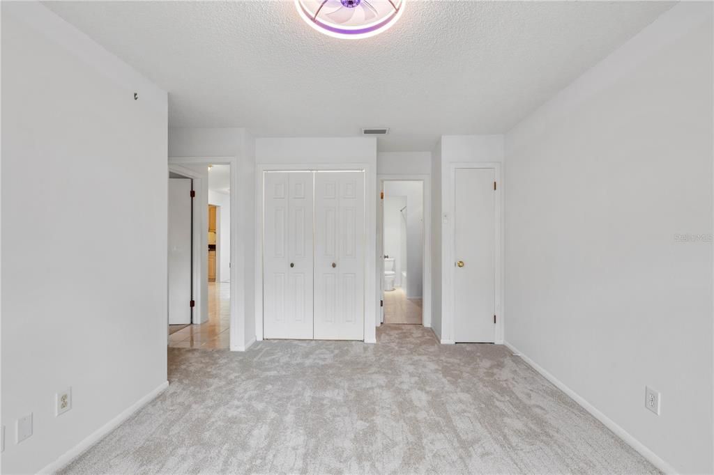 For Sale: $180,000 (2 beds, 2 baths, 1020 Square Feet)