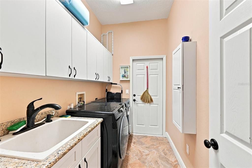 En Venta: $495,000 (3 camas, 3 baños, 2515 Pies cuadrados)