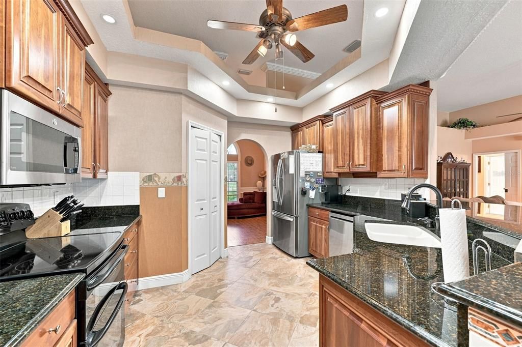 En Venta: $495,000 (3 camas, 3 baños, 2515 Pies cuadrados)