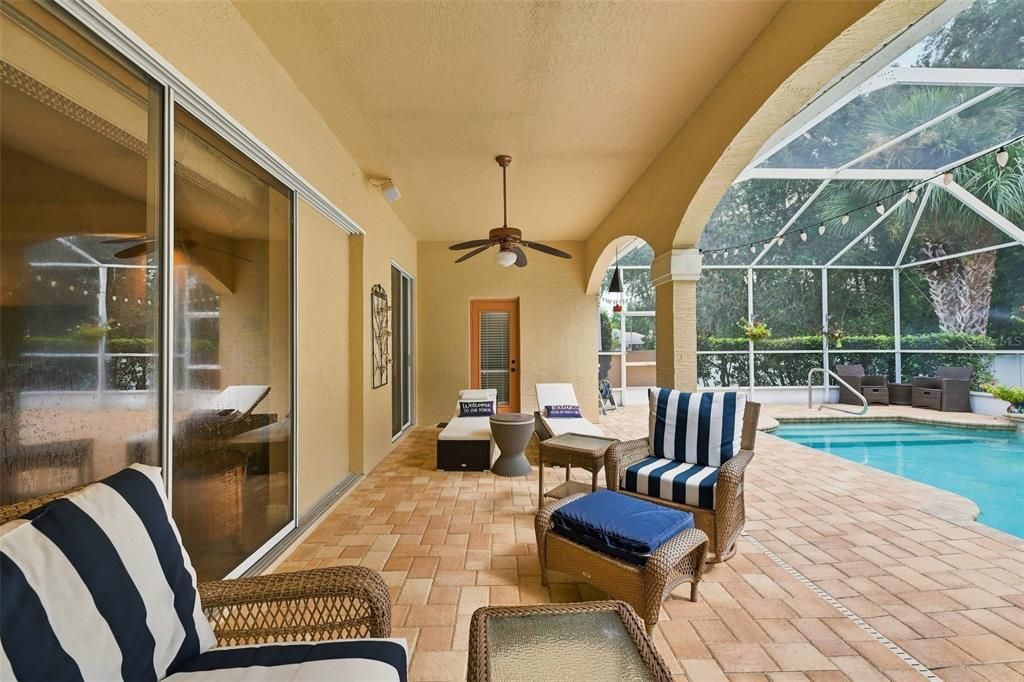 En Venta: $495,000 (3 camas, 3 baños, 2515 Pies cuadrados)