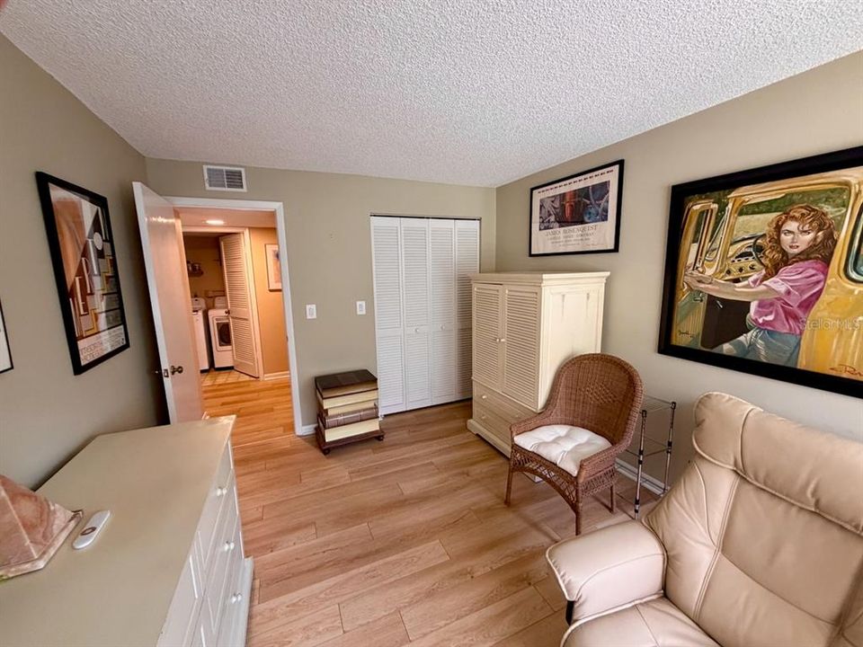 For Sale: $200,000 (2 beds, 2 baths, 1260 Square Feet)