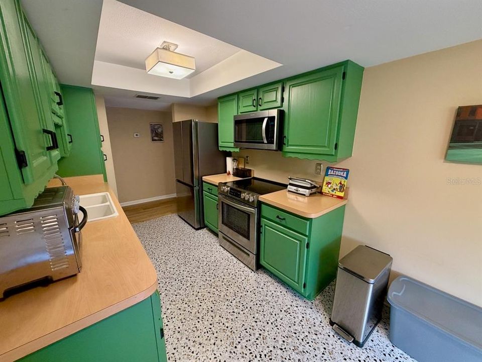 For Sale: $200,000 (2 beds, 2 baths, 1260 Square Feet)