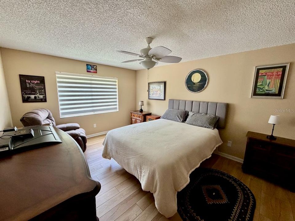 For Sale: $200,000 (2 beds, 2 baths, 1260 Square Feet)