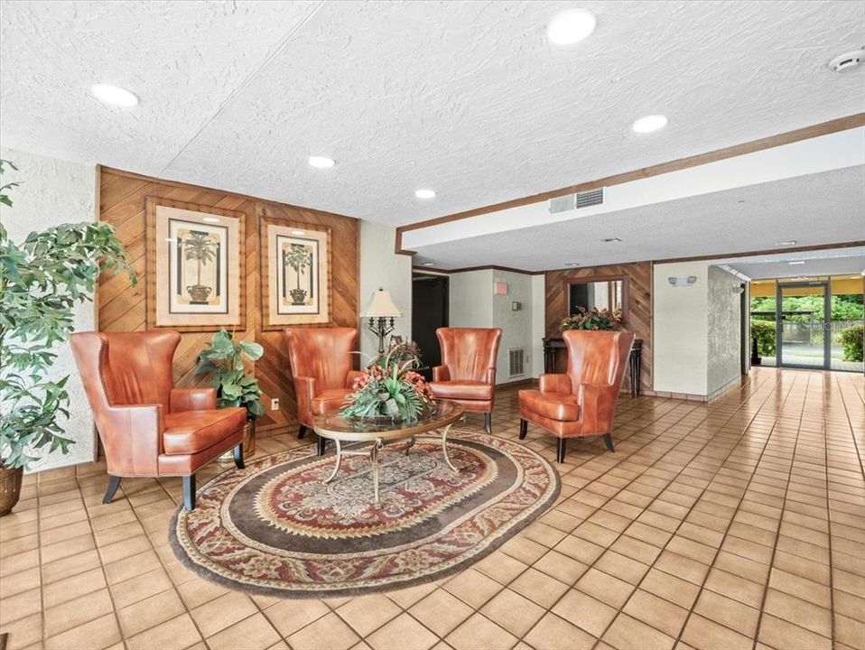 For Sale: $200,000 (2 beds, 2 baths, 1260 Square Feet)