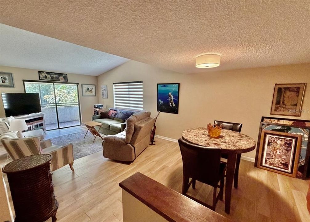 For Sale: $200,000 (2 beds, 2 baths, 1260 Square Feet)