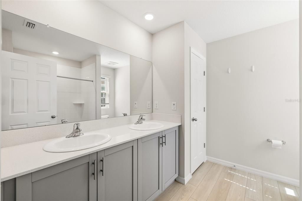 For Sale: $389,000 (4 beds, 2 baths, 2097 Square Feet)
