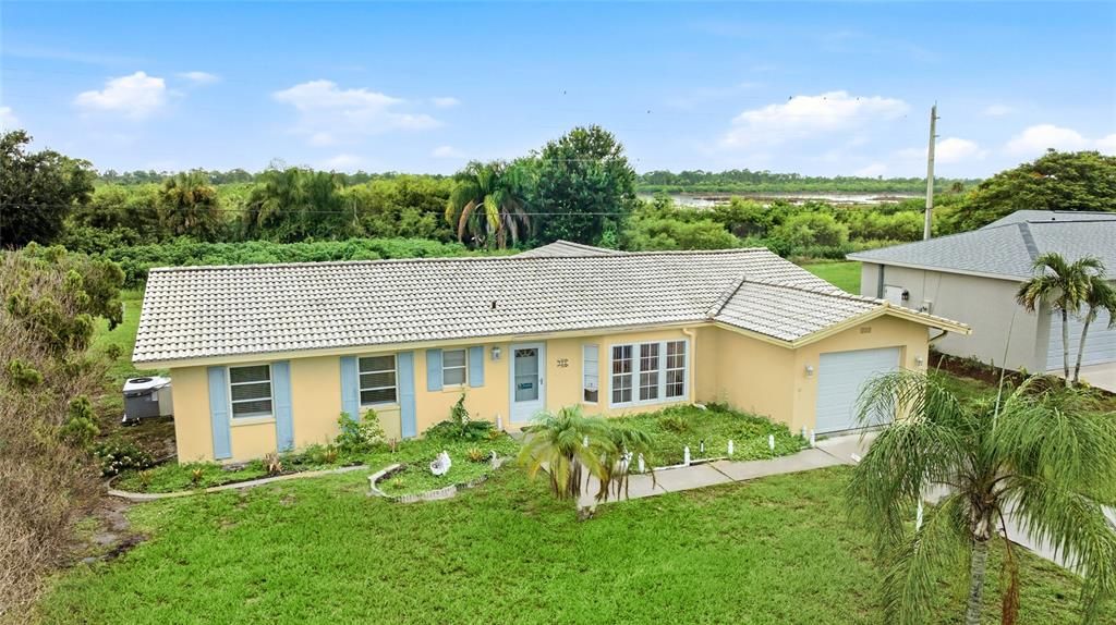 For Sale: $229,000 (3 beds, 2 baths, 1743 Square Feet)