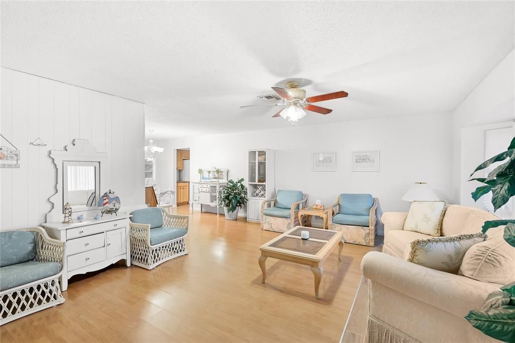 For Sale: $229,000 (3 beds, 2 baths, 1743 Square Feet)