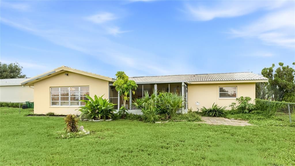 For Sale: $229,000 (3 beds, 2 baths, 1743 Square Feet)