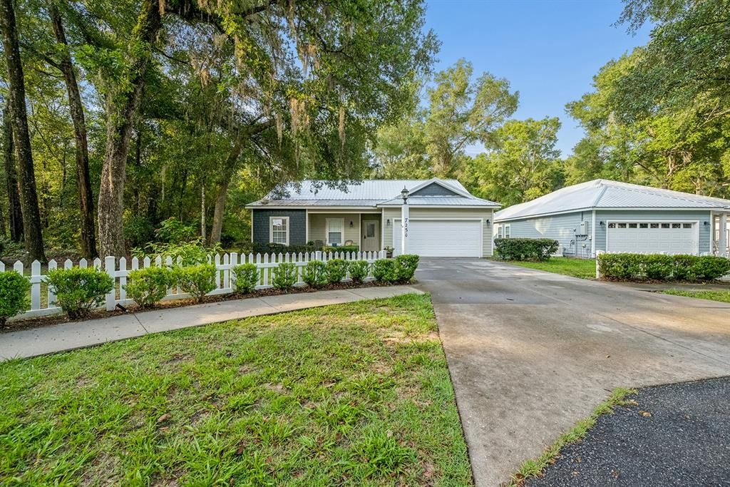 For Sale: $285,000 (3 beds, 2 baths, 1470 Square Feet)