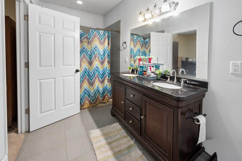For Sale: $285,000 (3 beds, 2 baths, 1470 Square Feet)