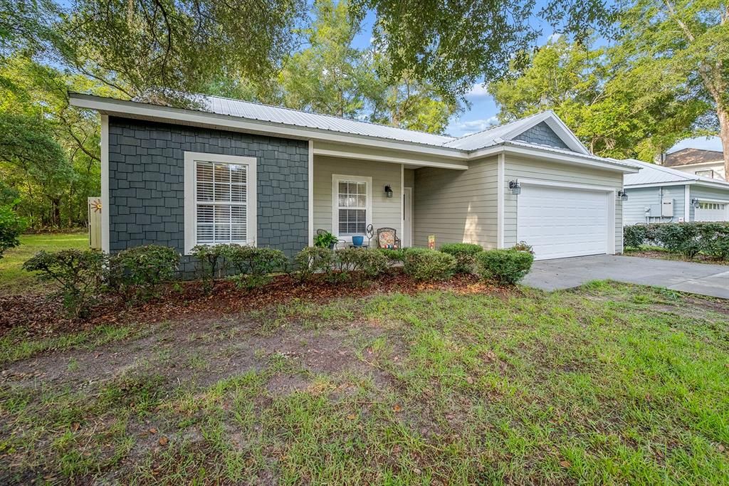 For Sale: $285,000 (3 beds, 2 baths, 1470 Square Feet)