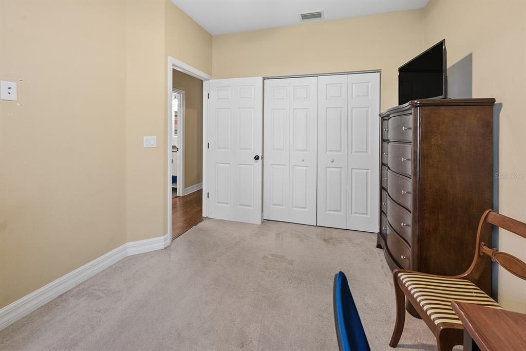 For Sale: $285,000 (3 beds, 2 baths, 1470 Square Feet)