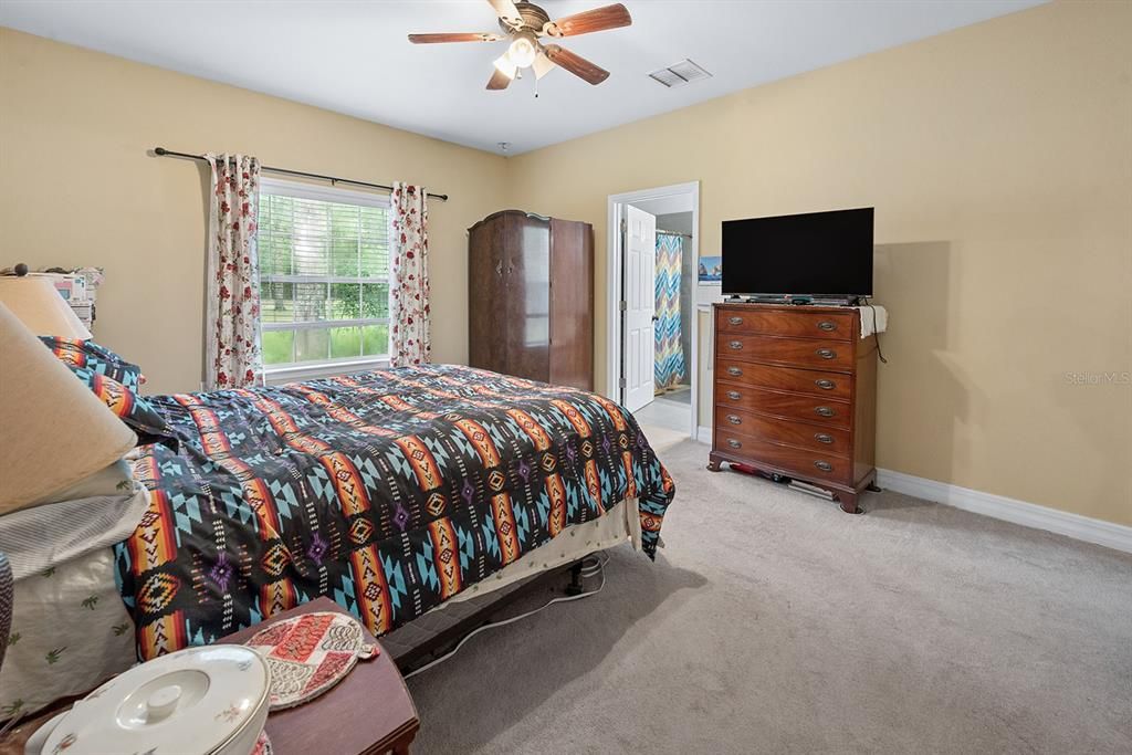 For Sale: $285,000 (3 beds, 2 baths, 1470 Square Feet)