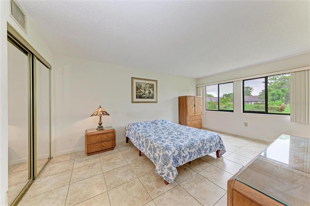 For Sale: $205,000 (2 beds, 2 baths, 1065 Square Feet)