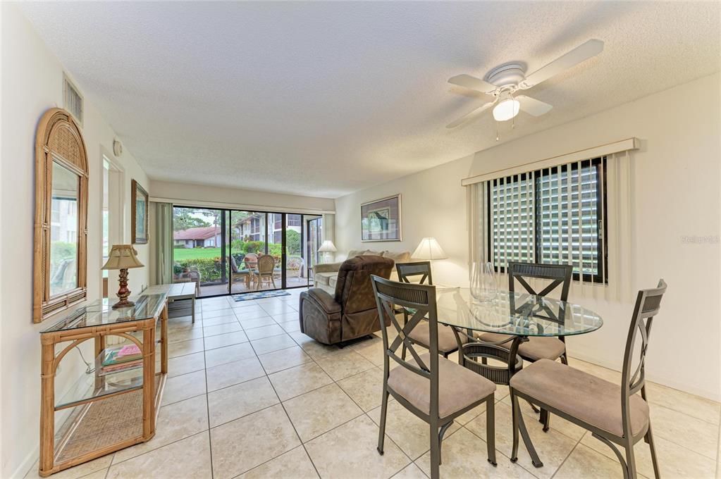 For Sale: $205,000 (2 beds, 2 baths, 1065 Square Feet)