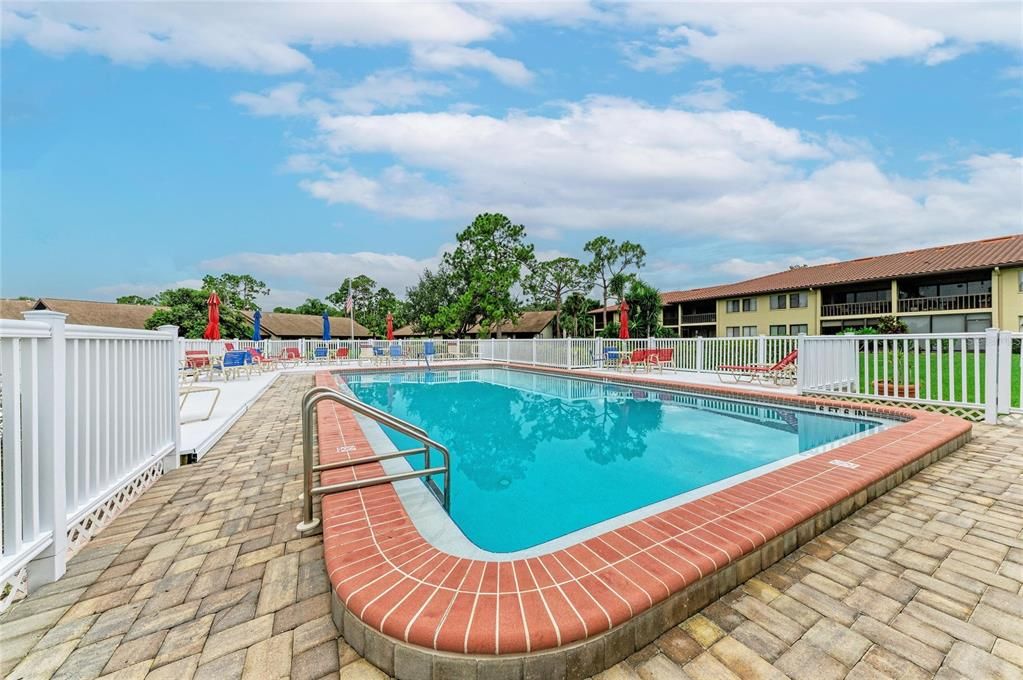 For Sale: $205,000 (2 beds, 2 baths, 1065 Square Feet)
