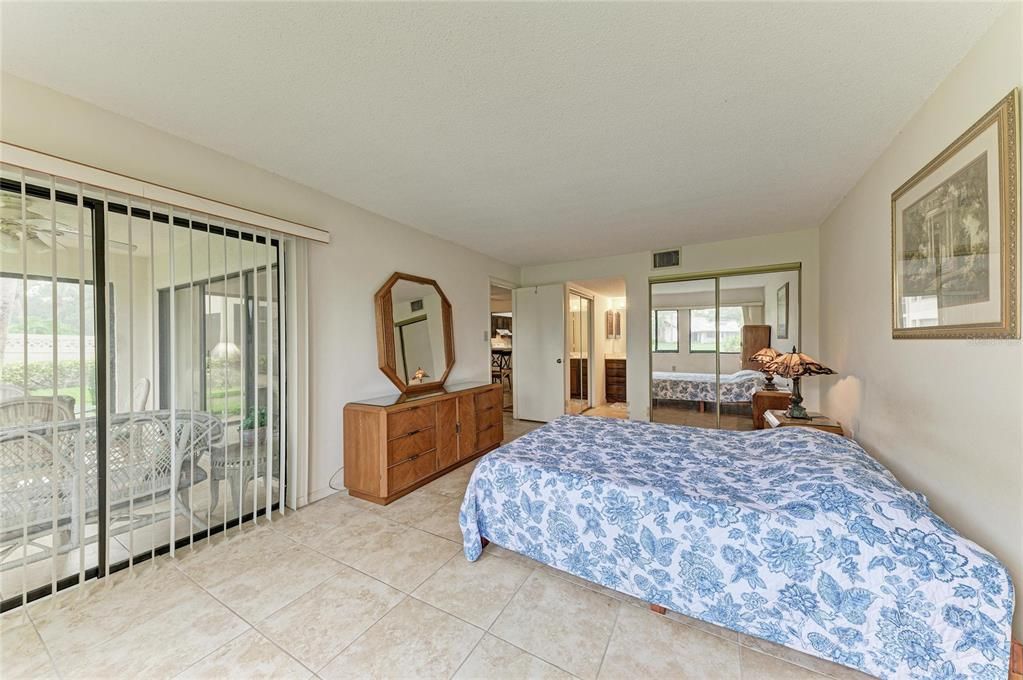 For Sale: $205,000 (2 beds, 2 baths, 1065 Square Feet)