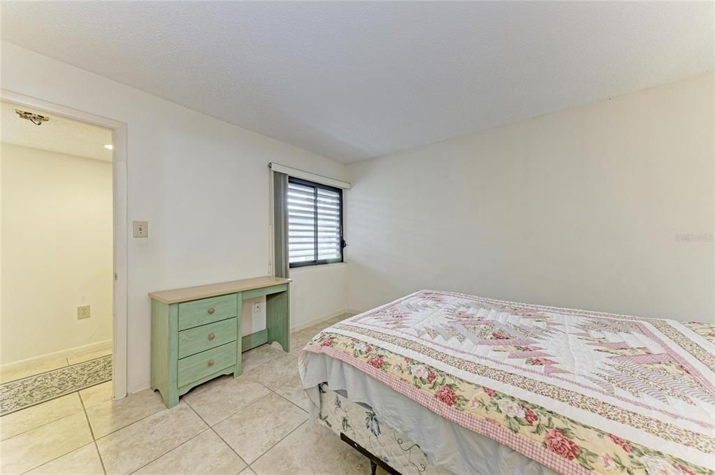 For Sale: $205,000 (2 beds, 2 baths, 1065 Square Feet)