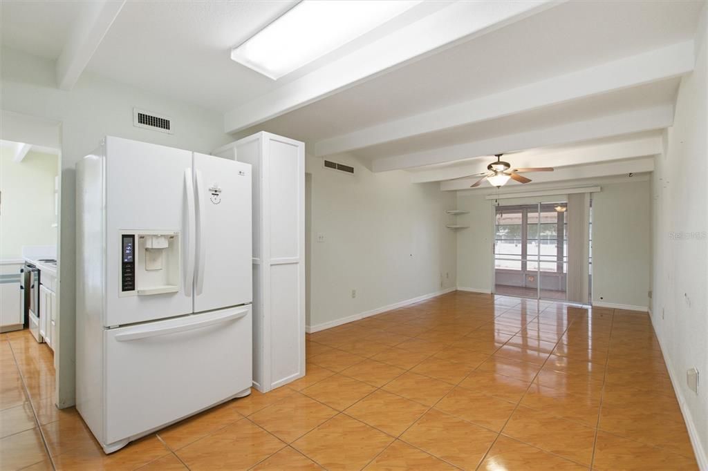 For Sale: $95,000 (1 beds, 1 baths, 648 Square Feet)