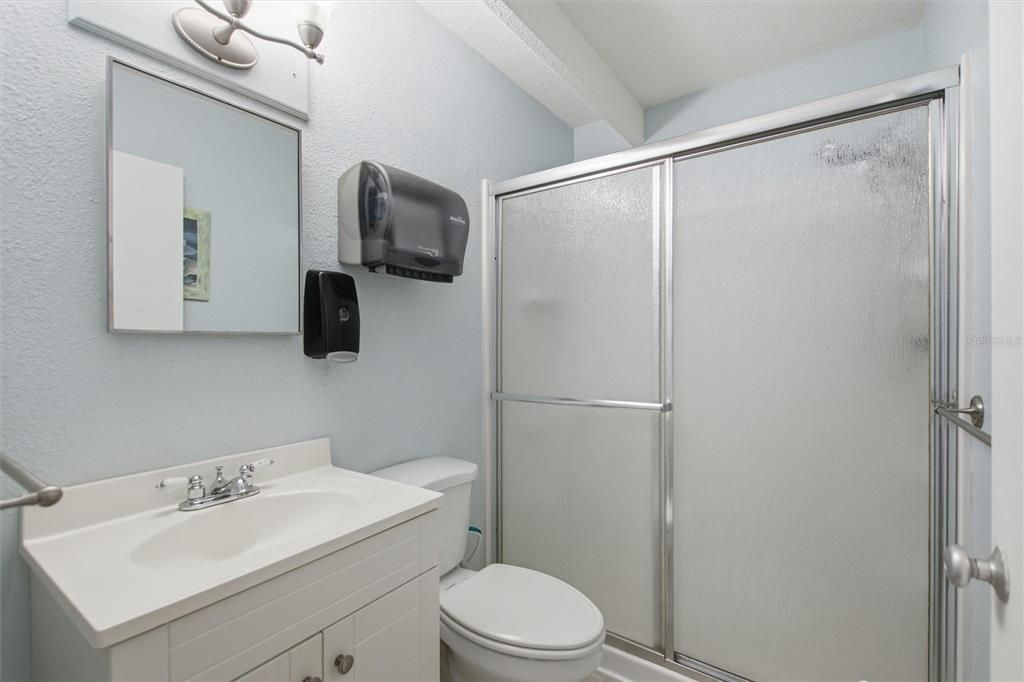 For Sale: $95,000 (1 beds, 1 baths, 648 Square Feet)