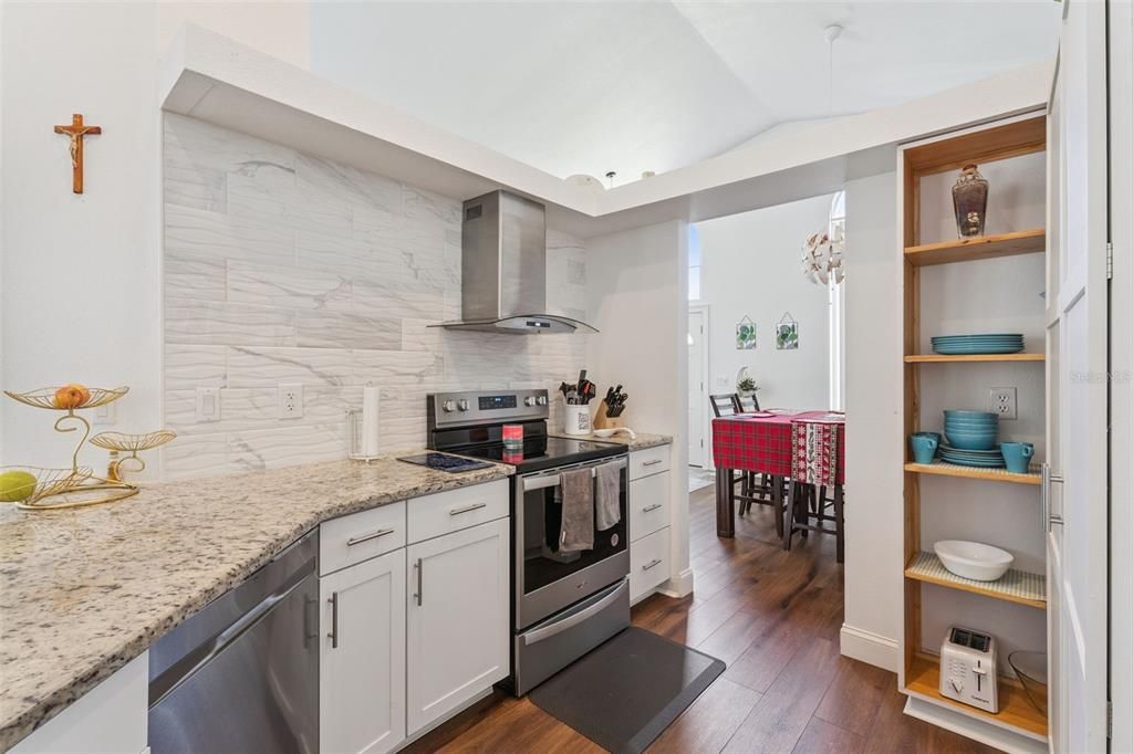 На продажу: $465,000 (4 спален, 3 ванн, 1989 Квадратных фут)