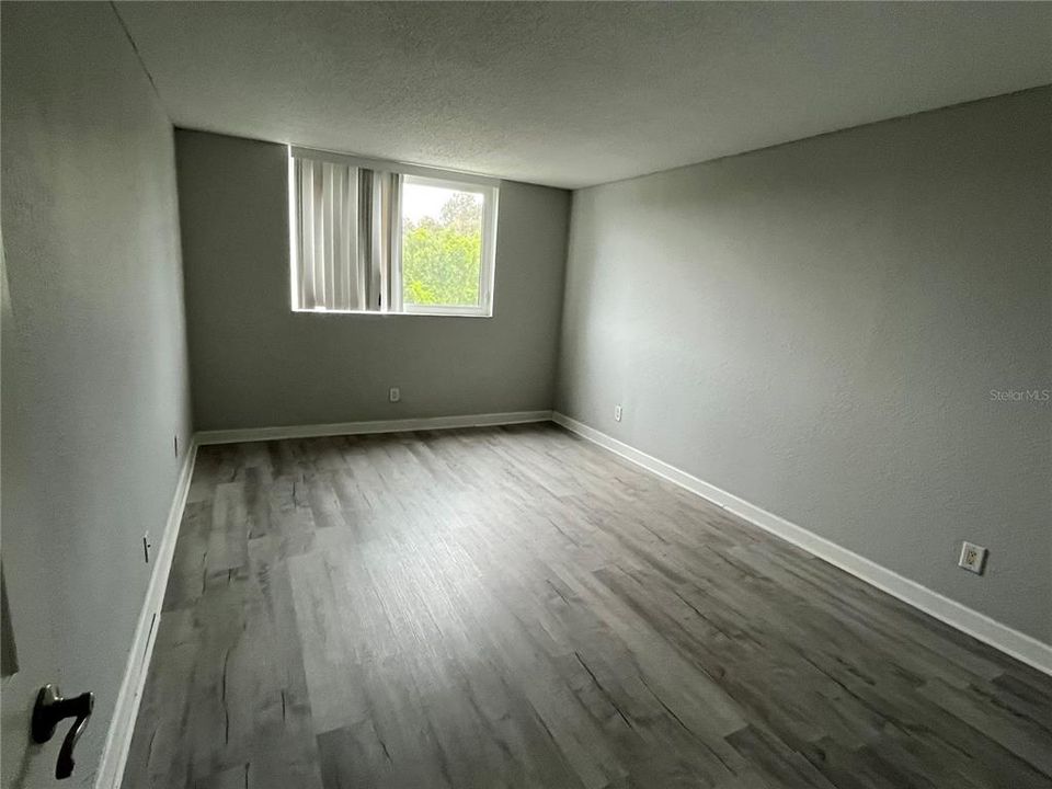 For Rent: $1,400 (1 beds, 1 baths, 714 Square Feet)