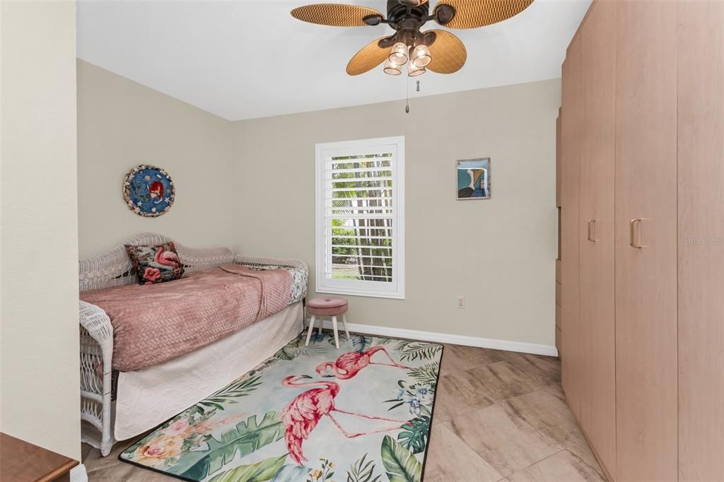 Active With Contract: $285,000 (2 beds, 2 baths, 1382 Square Feet)