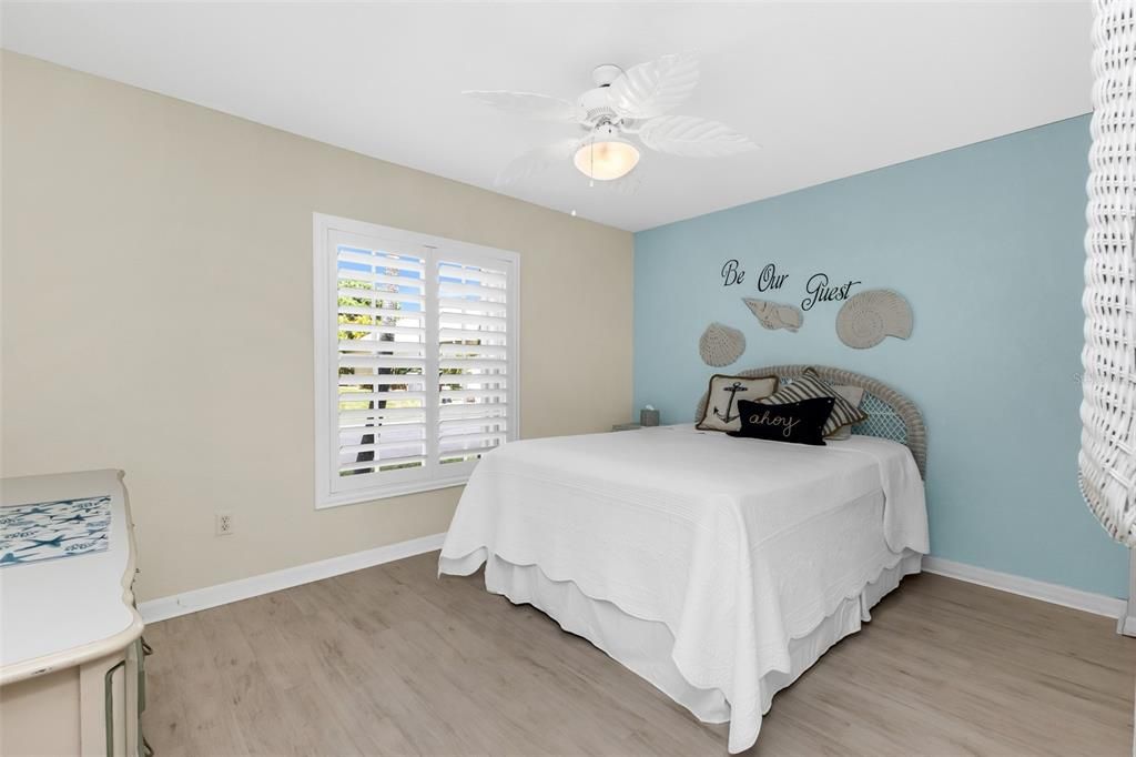 Active With Contract: $285,000 (2 beds, 2 baths, 1382 Square Feet)