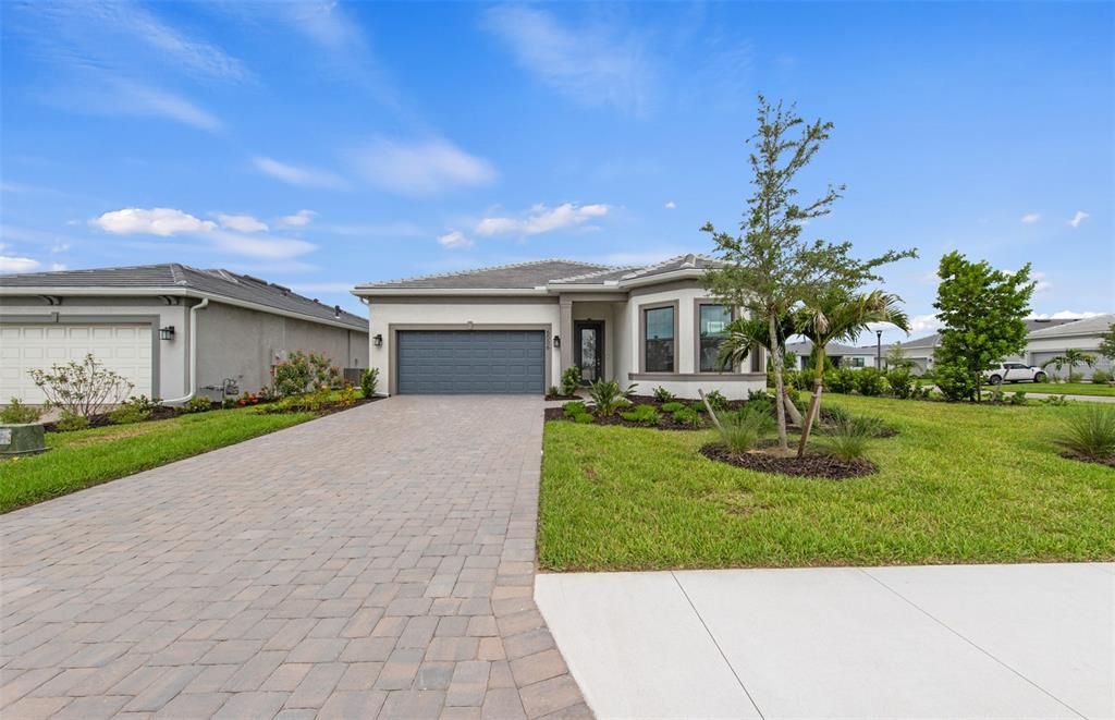 For Sale: $651,990 (2 beds, 2 baths, 2080 Square Feet)