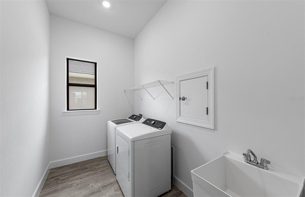 For Sale: $651,990 (2 beds, 2 baths, 2080 Square Feet)