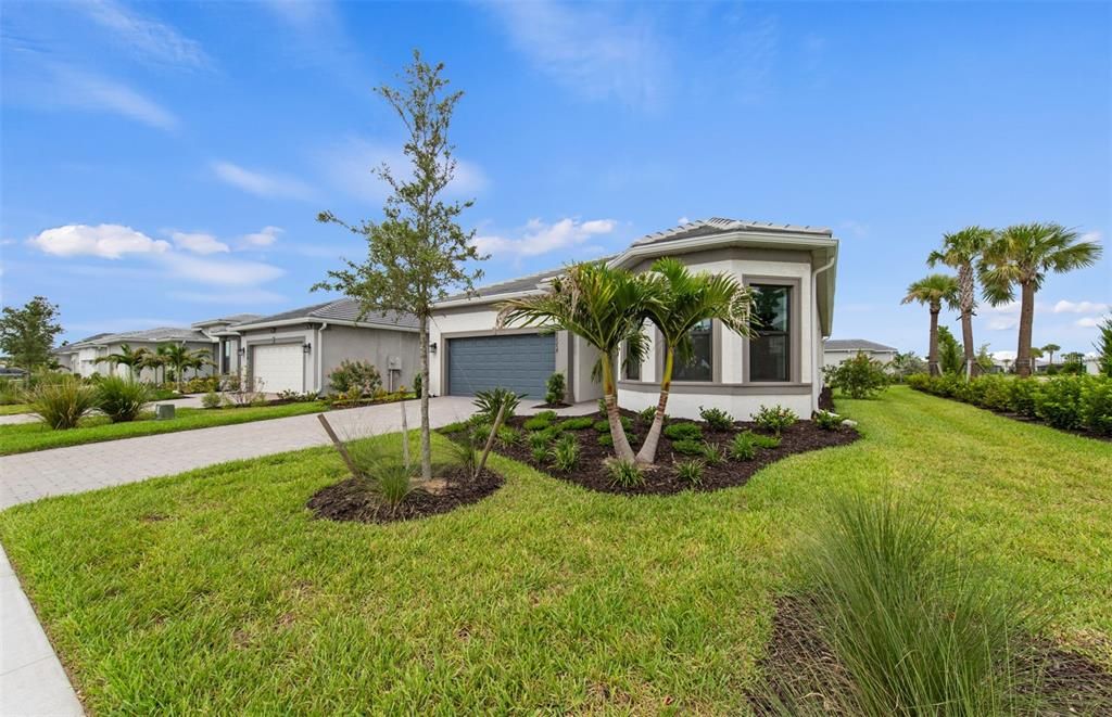For Sale: $651,990 (2 beds, 2 baths, 2080 Square Feet)