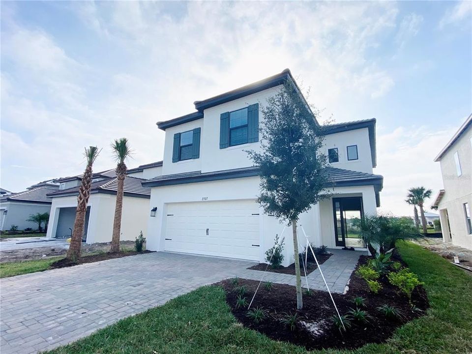 For Rent: $3,595 (4 beds, 3 baths, 2196 Square Feet)