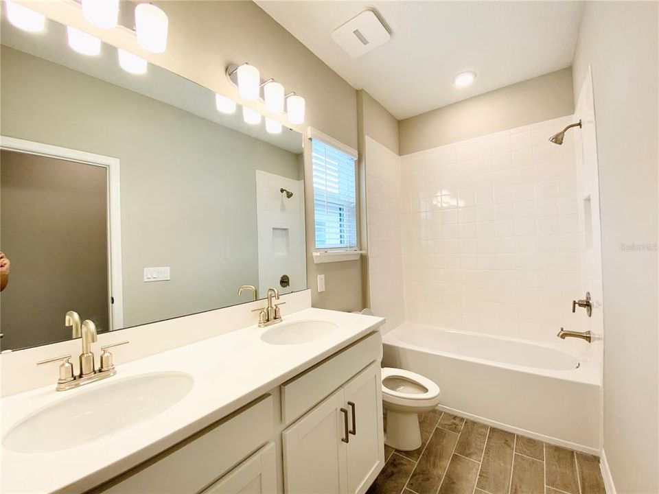For Rent: $3,595 (4 beds, 3 baths, 2196 Square Feet)