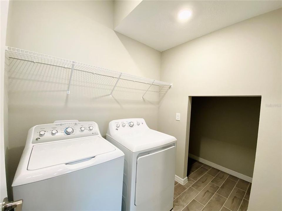 For Rent: $3,595 (4 beds, 3 baths, 2196 Square Feet)