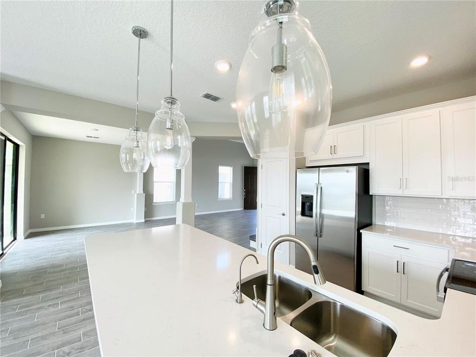 For Rent: $3,595 (4 beds, 3 baths, 2196 Square Feet)