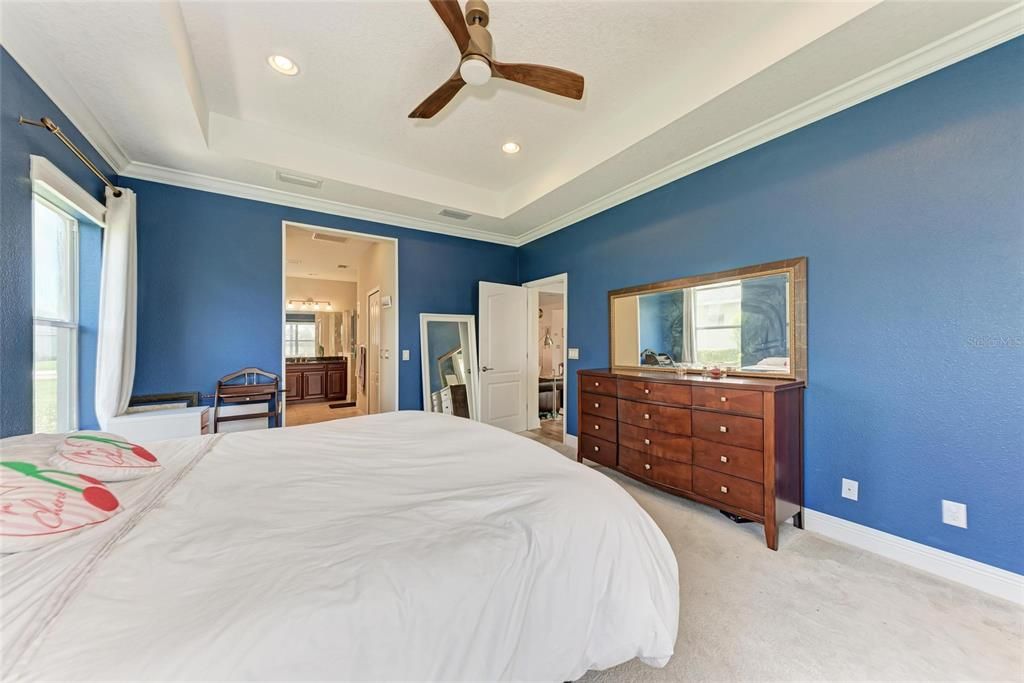 For Sale: $780,000 (5 beds, 4 baths, 3100 Square Feet)