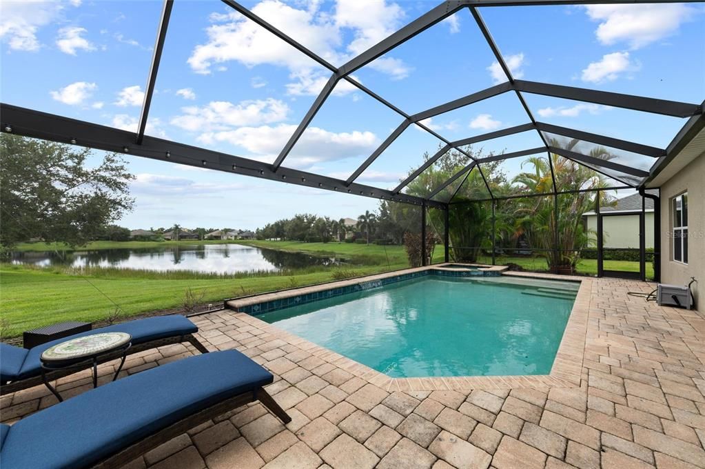 For Sale: $780,000 (5 beds, 4 baths, 3100 Square Feet)