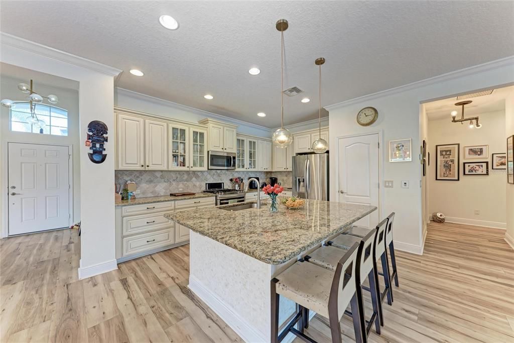 For Sale: $780,000 (5 beds, 4 baths, 3100 Square Feet)