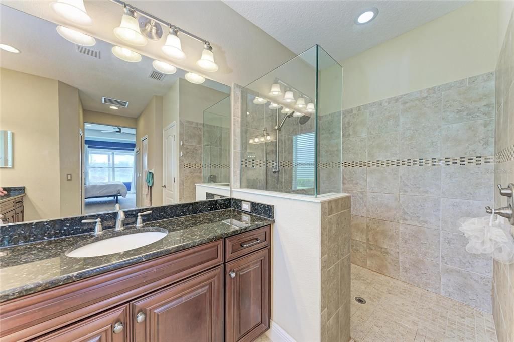 For Sale: $780,000 (5 beds, 4 baths, 3100 Square Feet)