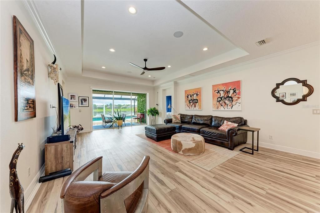 For Sale: $780,000 (5 beds, 4 baths, 3100 Square Feet)